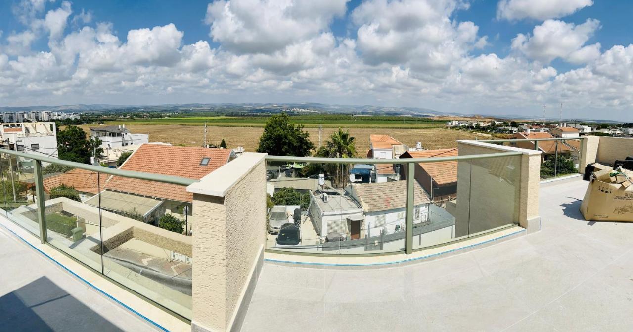 Appartement הפינה של טלי בנהריה - אירוח וספא בריאות מחומם Extérieur photo
