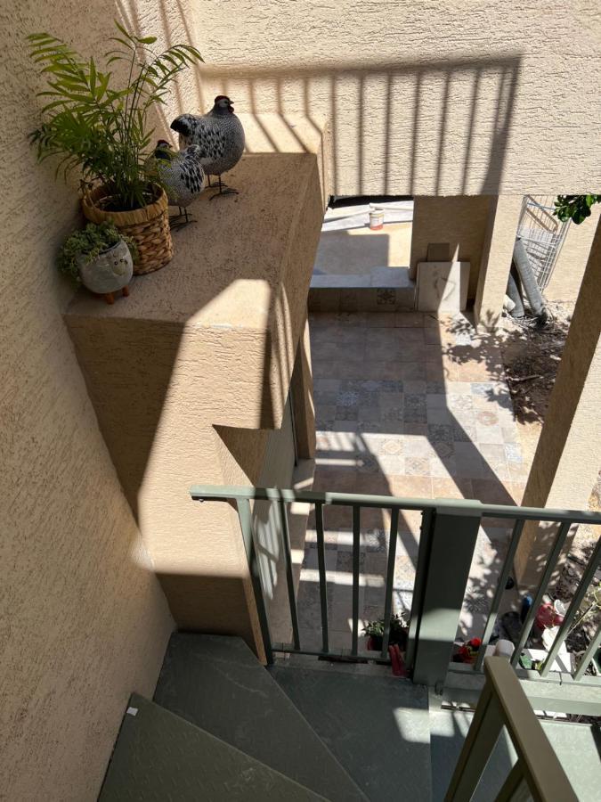 Appartement הפינה של טלי בנהריה - אירוח וספא בריאות מחומם Extérieur photo