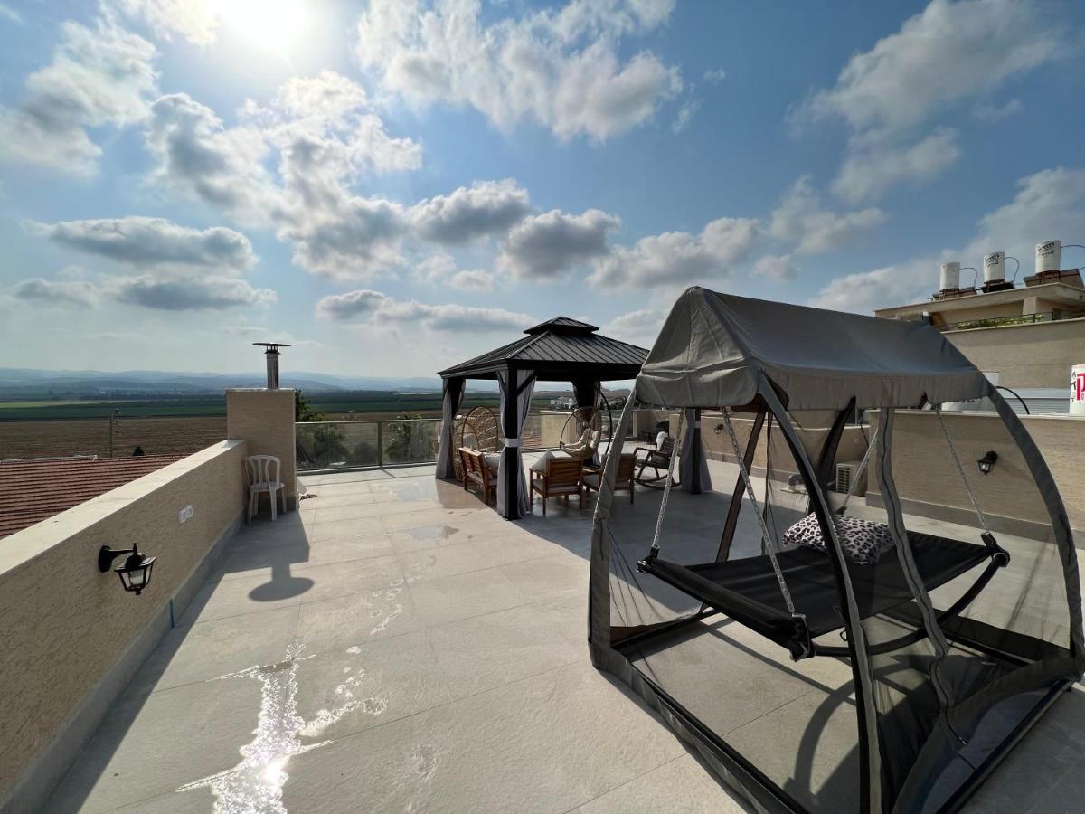Appartement הפינה של טלי בנהריה - אירוח וספא בריאות מחומם Extérieur photo