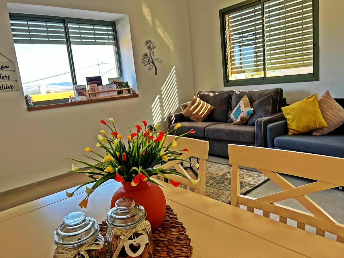 Appartement הפינה של טלי בנהריה - אירוח וספא בריאות מחומם Extérieur photo